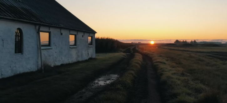Solnedgang I Naturskønne Omgivelser