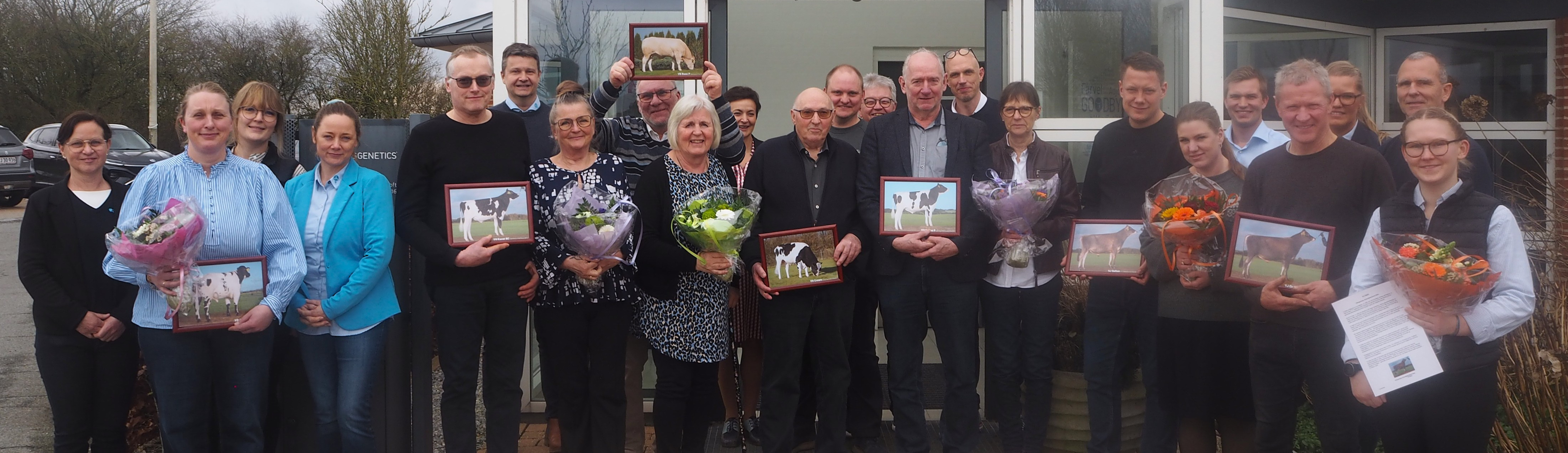 Opdrættere Til Fejring Af Deres Tyre Hos Vikinggenetics I Assentoft