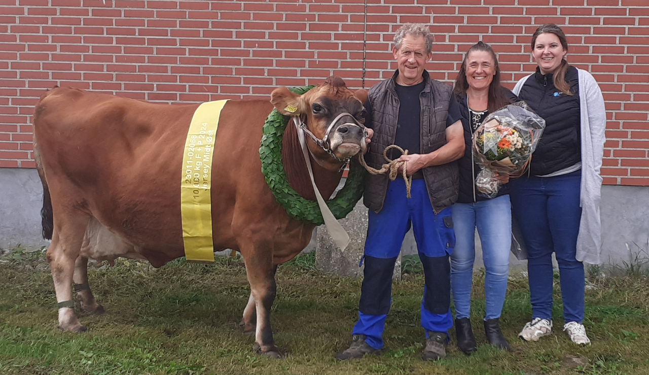 Herluf Samt Lissy Rahr Med Ko 2068