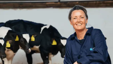 Terese Christel Jarltoft Vikingdanmarks Kalve Og Slagtekalvespecialist Har Mange Års Erfaring Med Optimering Af Kalvepasning