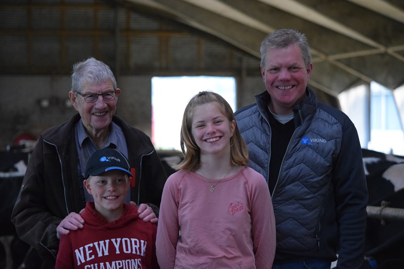 Familie Fvmh Niels Christian Far – Mads, Søn – Ida Datter Og Lars Prio 1